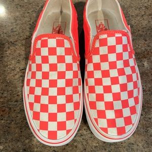Vans slip on checkered white/pink “off the wall” Sz 8